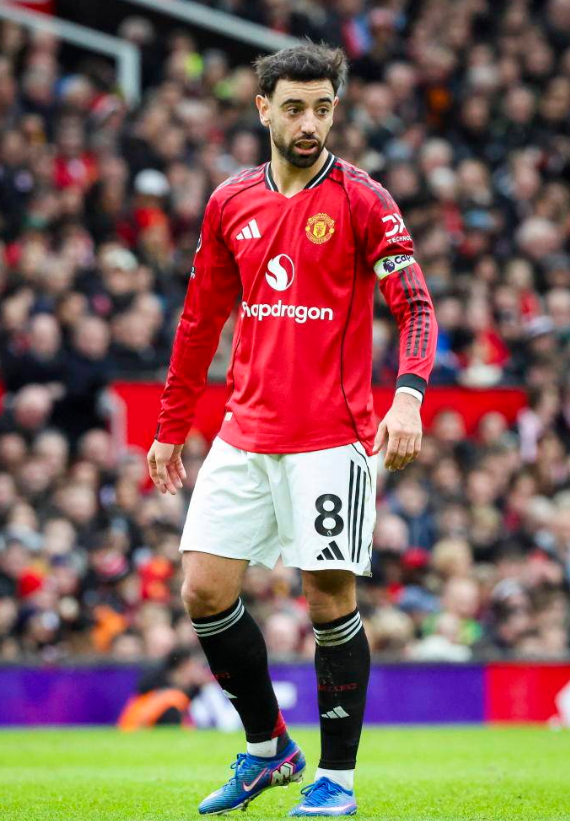 曼聯(lián)三月最佳出爐：B費(fèi)破紀(jì)錄加冕，隊(duì)長(zhǎng)表現(xiàn)沒(méi)得說(shuō)