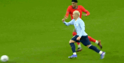 阿勞霍社媒評(píng)論區(qū)被沖：“你想毀了福登嗎？這只是友誼賽”